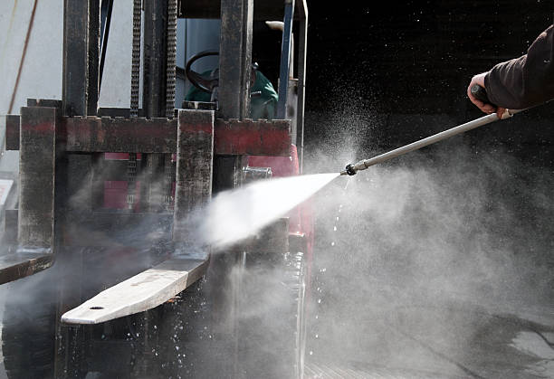 Best Rust Removal  in Middlefield, OH